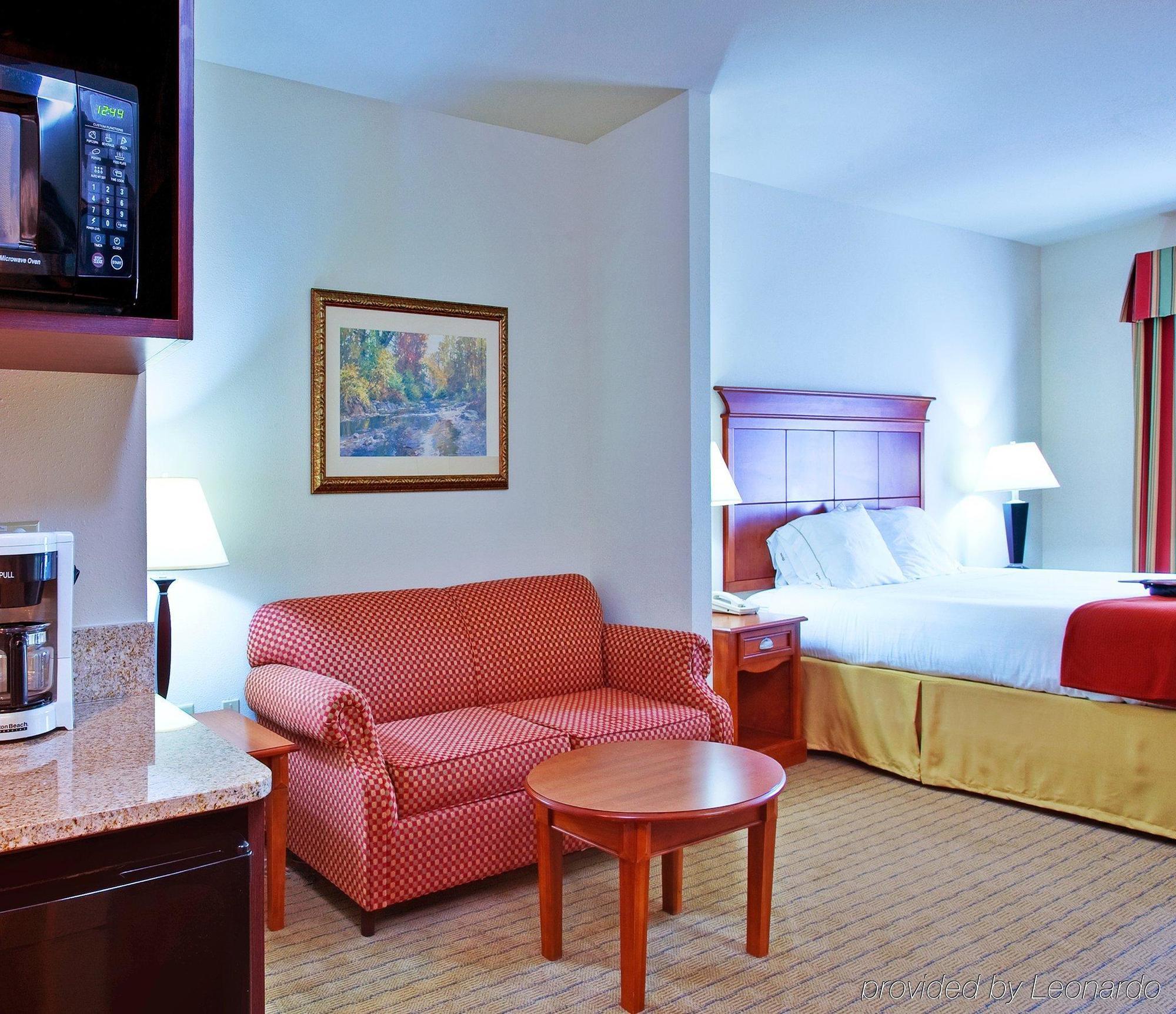 Holiday Inn Express & Suites Dyersburg By Ihg Oda fotoğraf