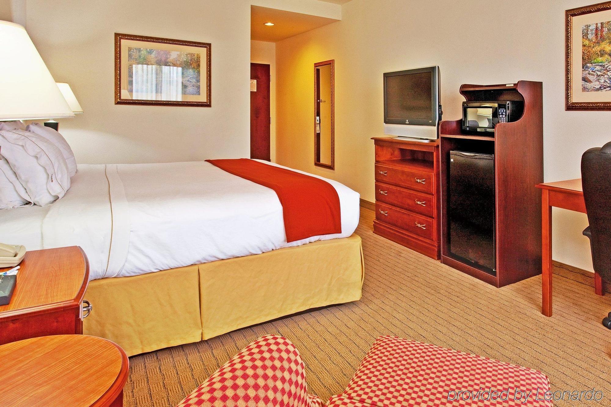 Holiday Inn Express & Suites Dyersburg By Ihg Dış mekan fotoğraf