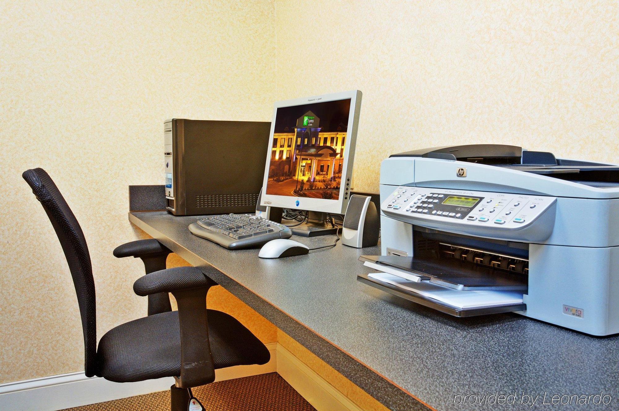 Holiday Inn Express & Suites Dyersburg By Ihg Konforlar fotoğraf