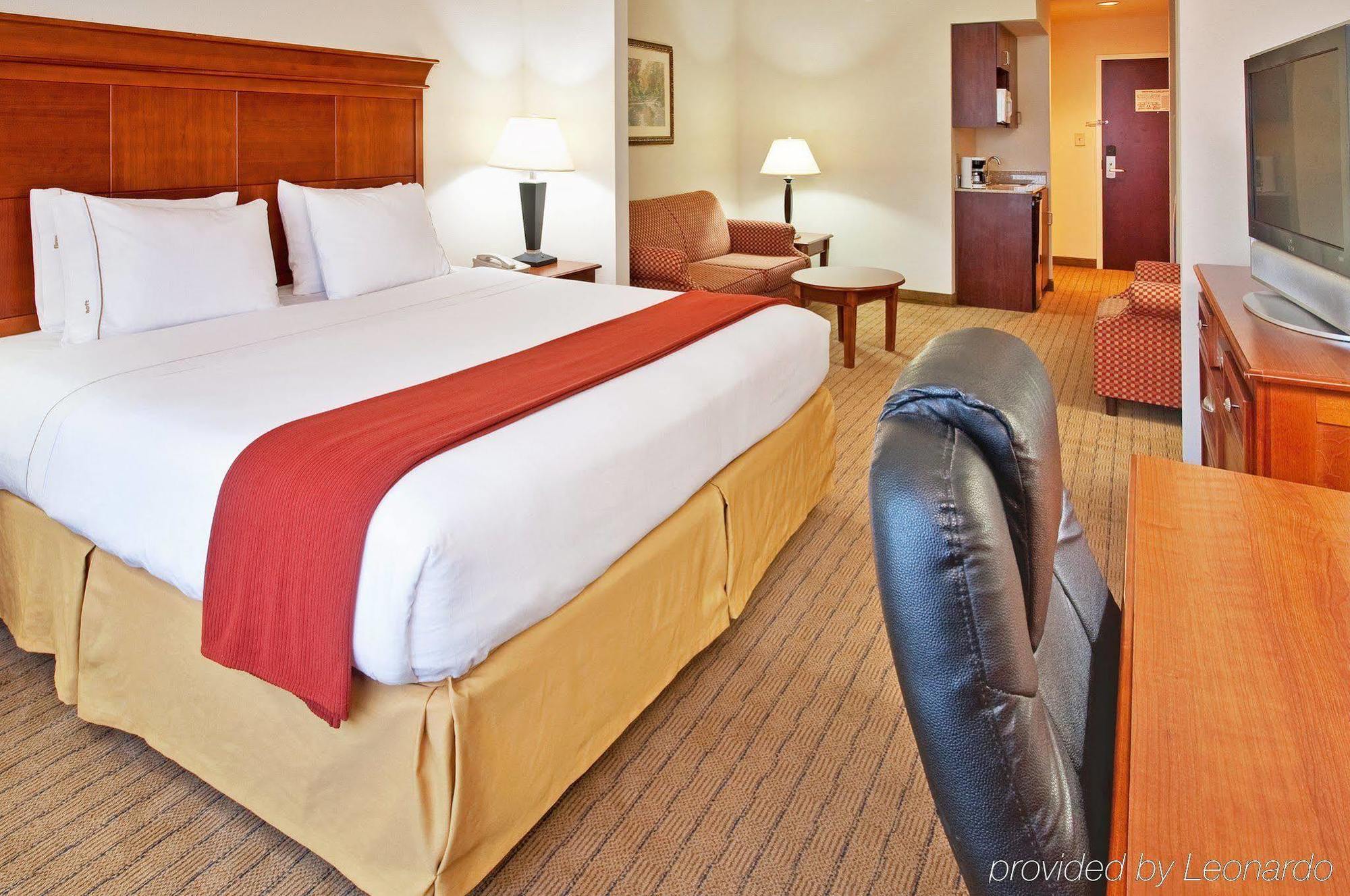 Holiday Inn Express & Suites Dyersburg By Ihg Oda fotoğraf