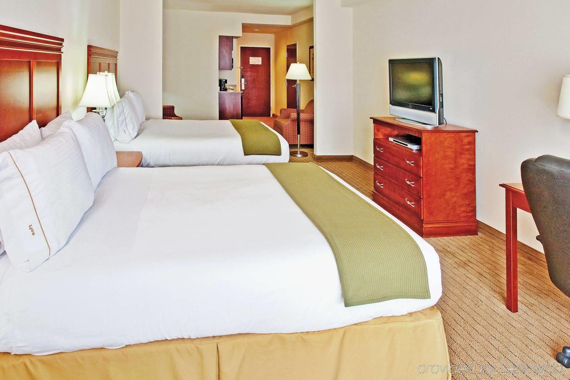 Holiday Inn Express & Suites Dyersburg, An Ihg Hotel Oda fotoğraf