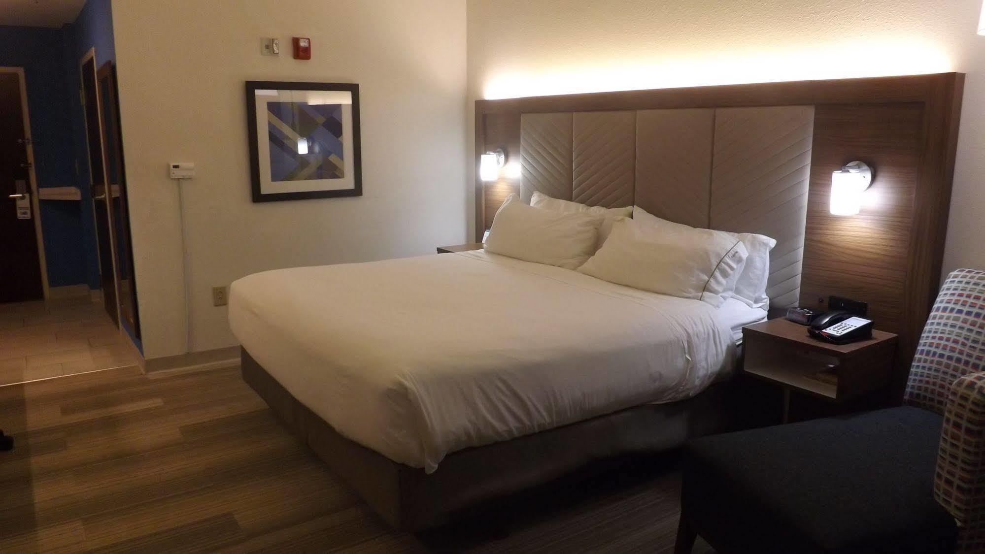 Holiday Inn Express & Suites Dyersburg By Ihg Dış mekan fotoğraf